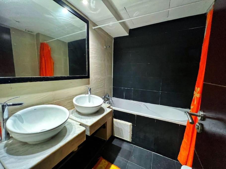 Appartement 2 Avec Piscine *
