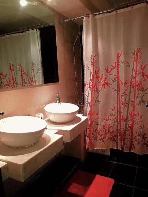 2 Avec Piscine Appartement *