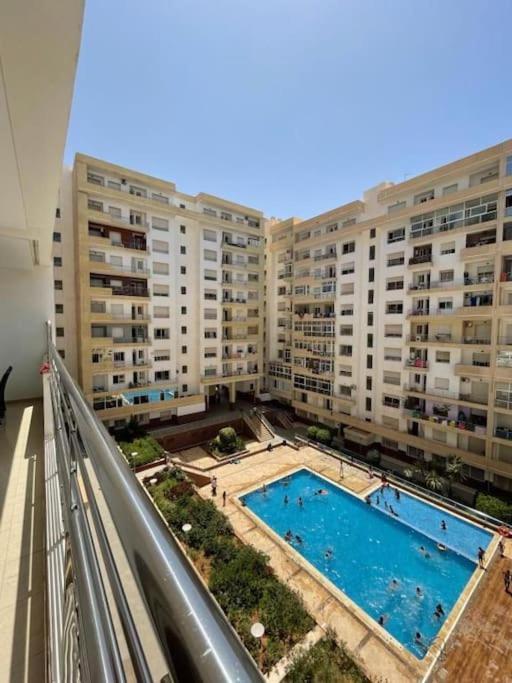 2 Avec Piscine Apartment *