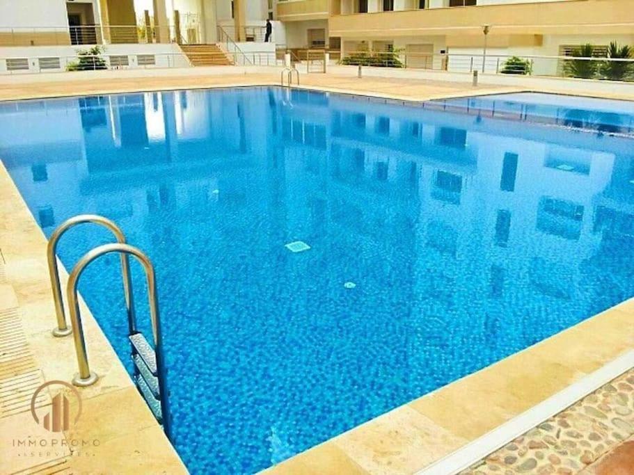 2 Avec Piscine Apartment